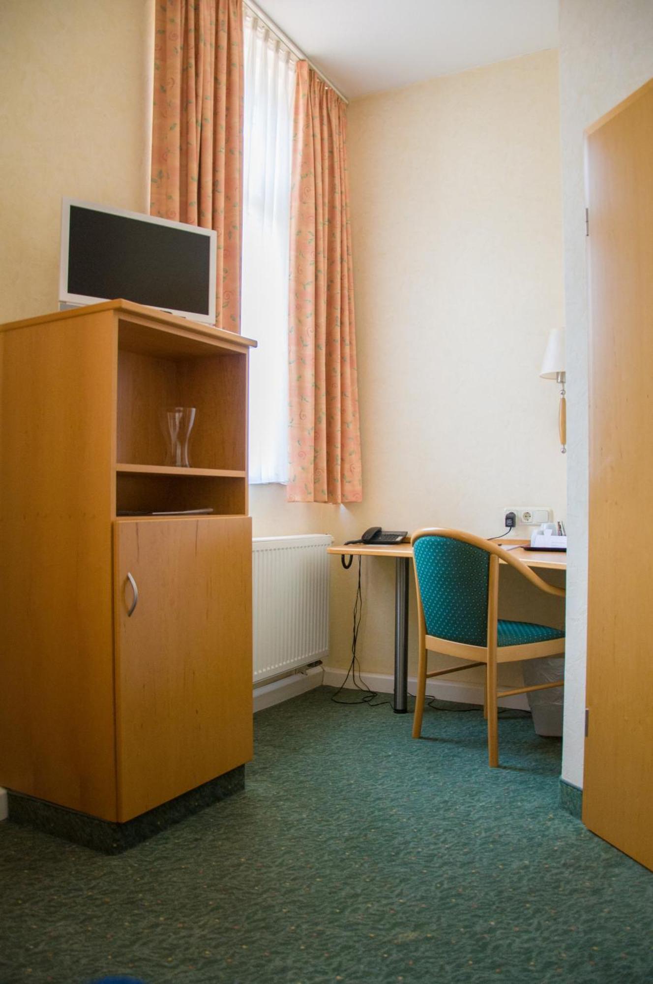Domizil Alte Post Hotel Puttlingen Room photo